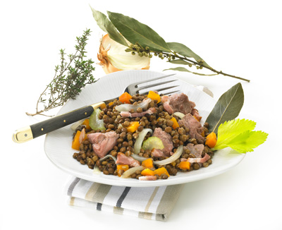 Das Beste aus der regionalen Küche weckt Ihre Erinnerungen mit diesem wohlschmeckenden Gericht aus zartem Schweinefleisch und duftenden Linsen.