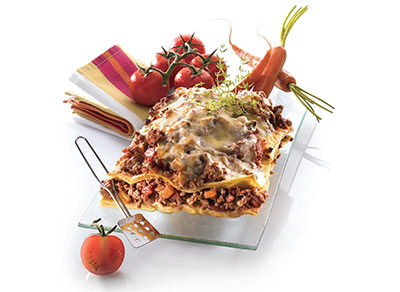 In Bologna ist Lasagne eine echte Institution. Cremig und reich im Geschmack lässt sie uns vom Urlaub in Italien träumen...