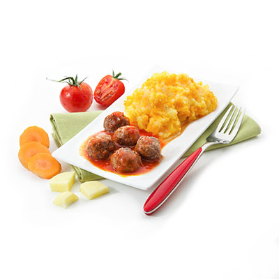 Genießen Sie diese zart gebratenen Rindfleischbällchen mit einem cremigen Kartoffel-Karotten-Püree-Geschmack.